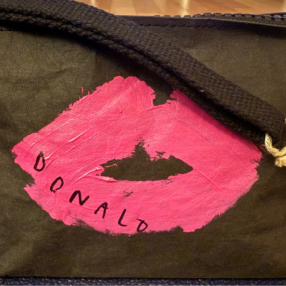 DONALD “DRAWBERTSON”ROBERTSON POCHETTE - VERY RARE